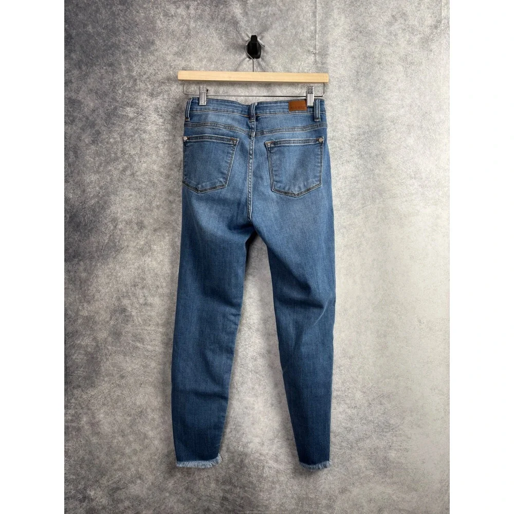 Judy Blue Women's Distressed Raw Hem Skinny Fit Lighter Wash Denim Jeans Sz 7/28